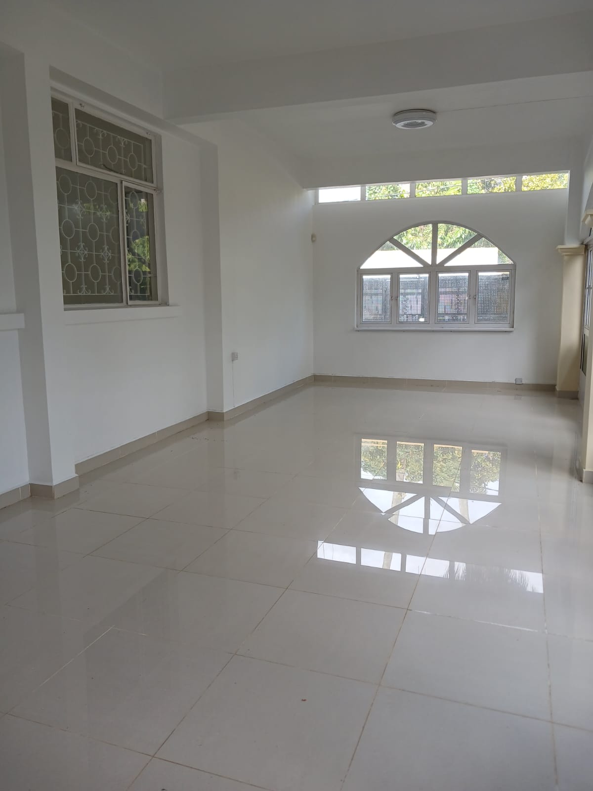 Curepipe House - A Cultural Sanctuary with Garden Views — image 6