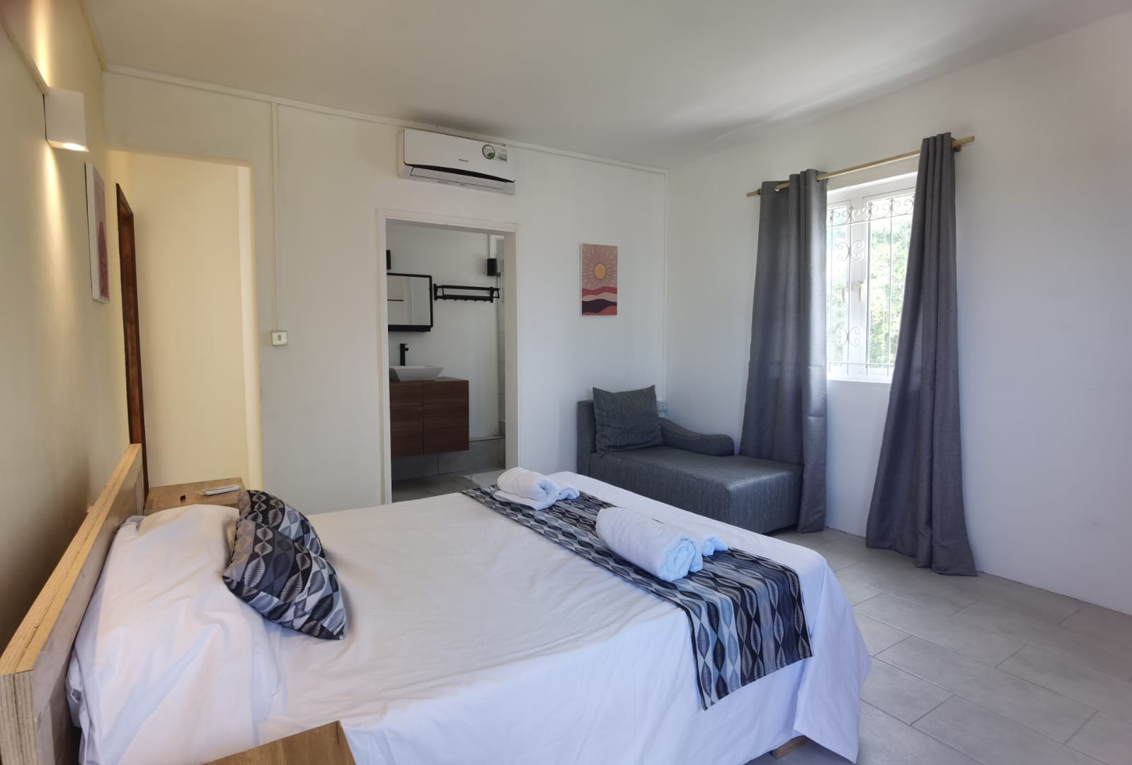 2 bedroom apartment with Views of Le Morne — image 10