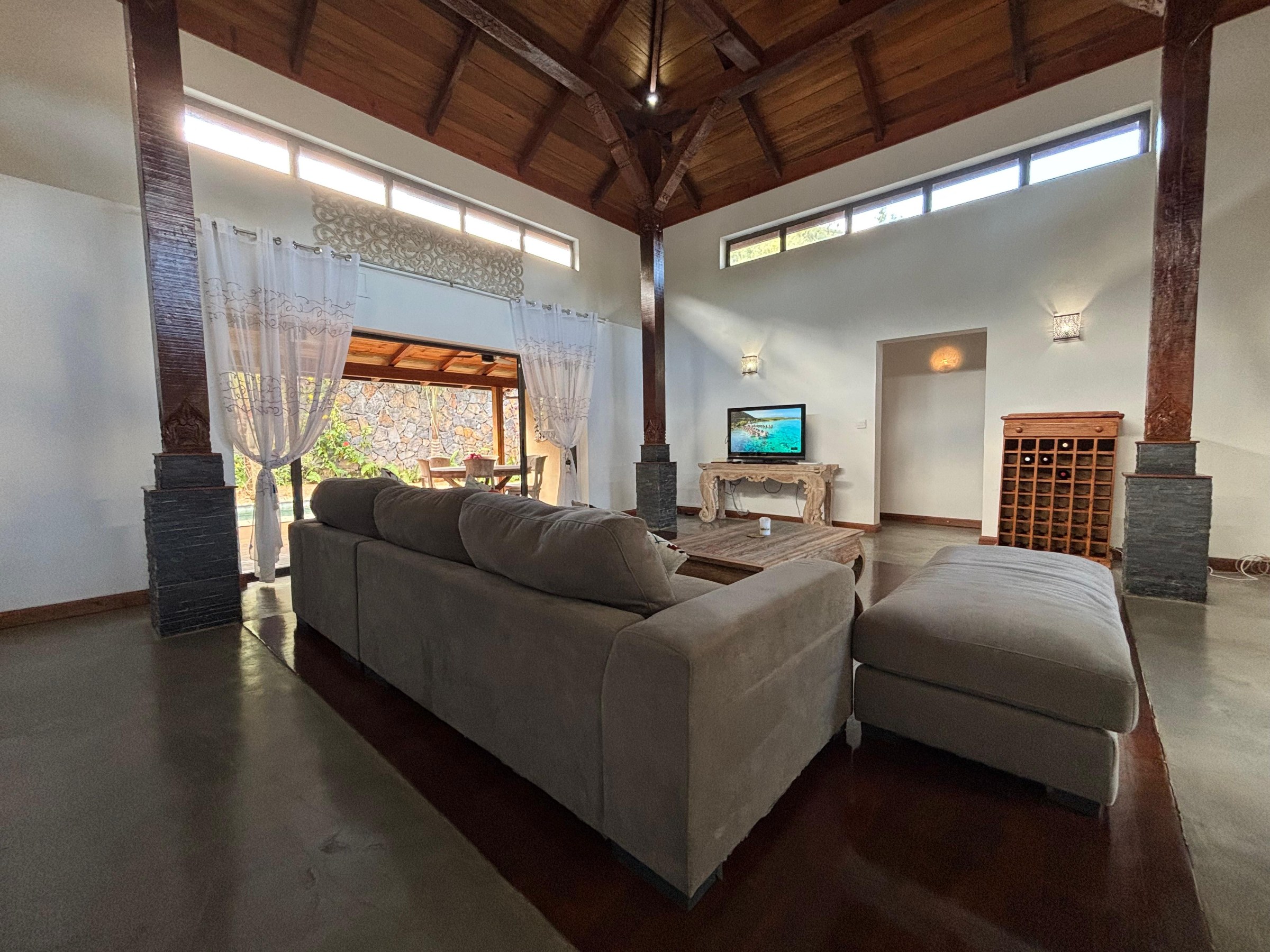 Tropical 3 Bedroom villa — image 9