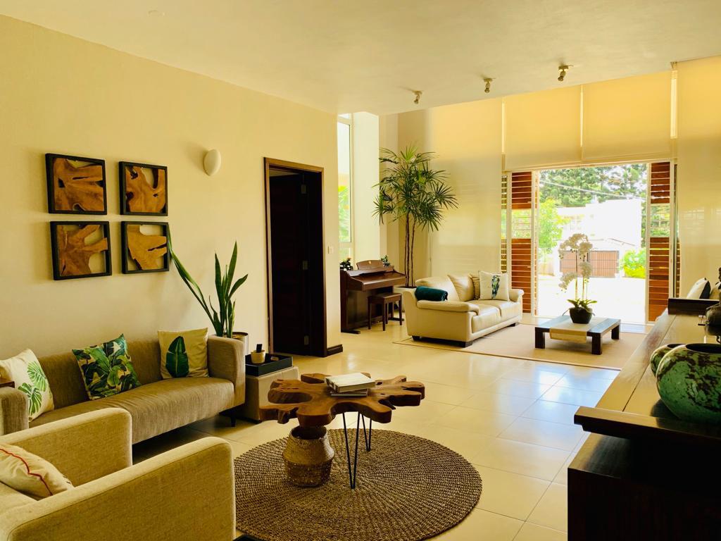 Elegant and Impeccably Maintained Home in Beau Bassin — image 9