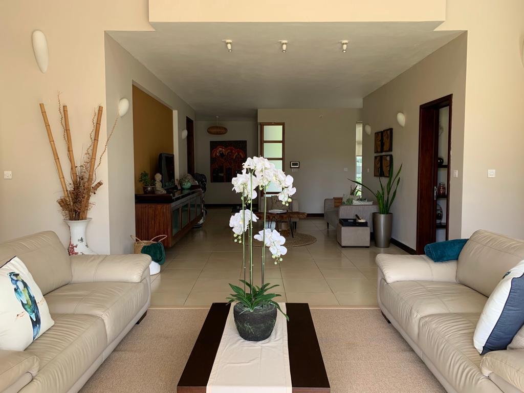 Elegant and Impeccably Maintained Home in Beau Bassin — image 6