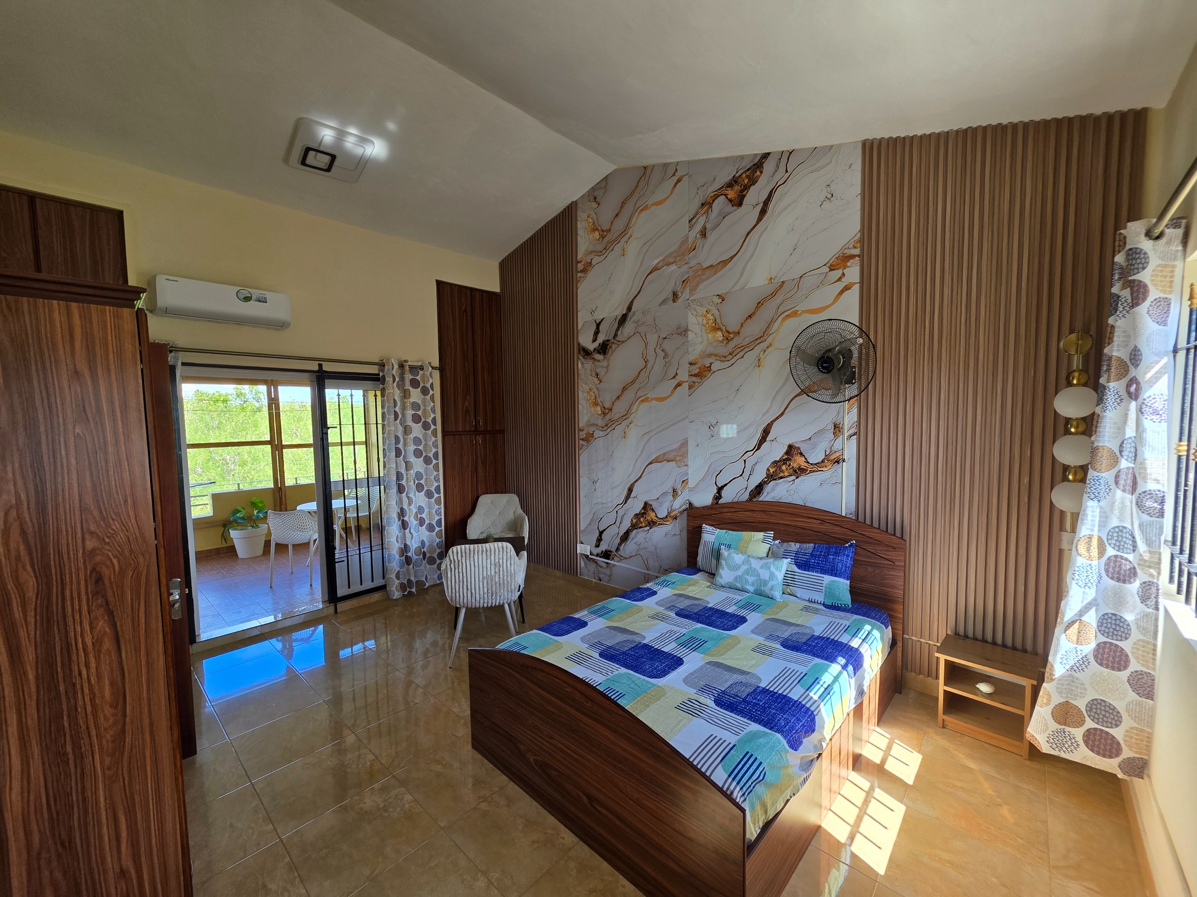 Fully Furnished 3-Bedroom Triplex for Rent — image 4