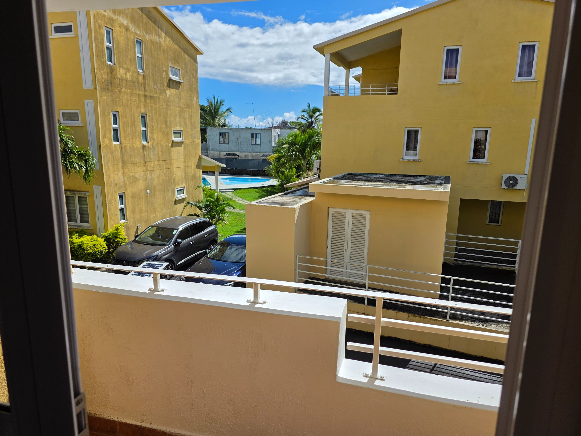 Fully Furnished 3-Bedroom Triplex for Rent — image 3