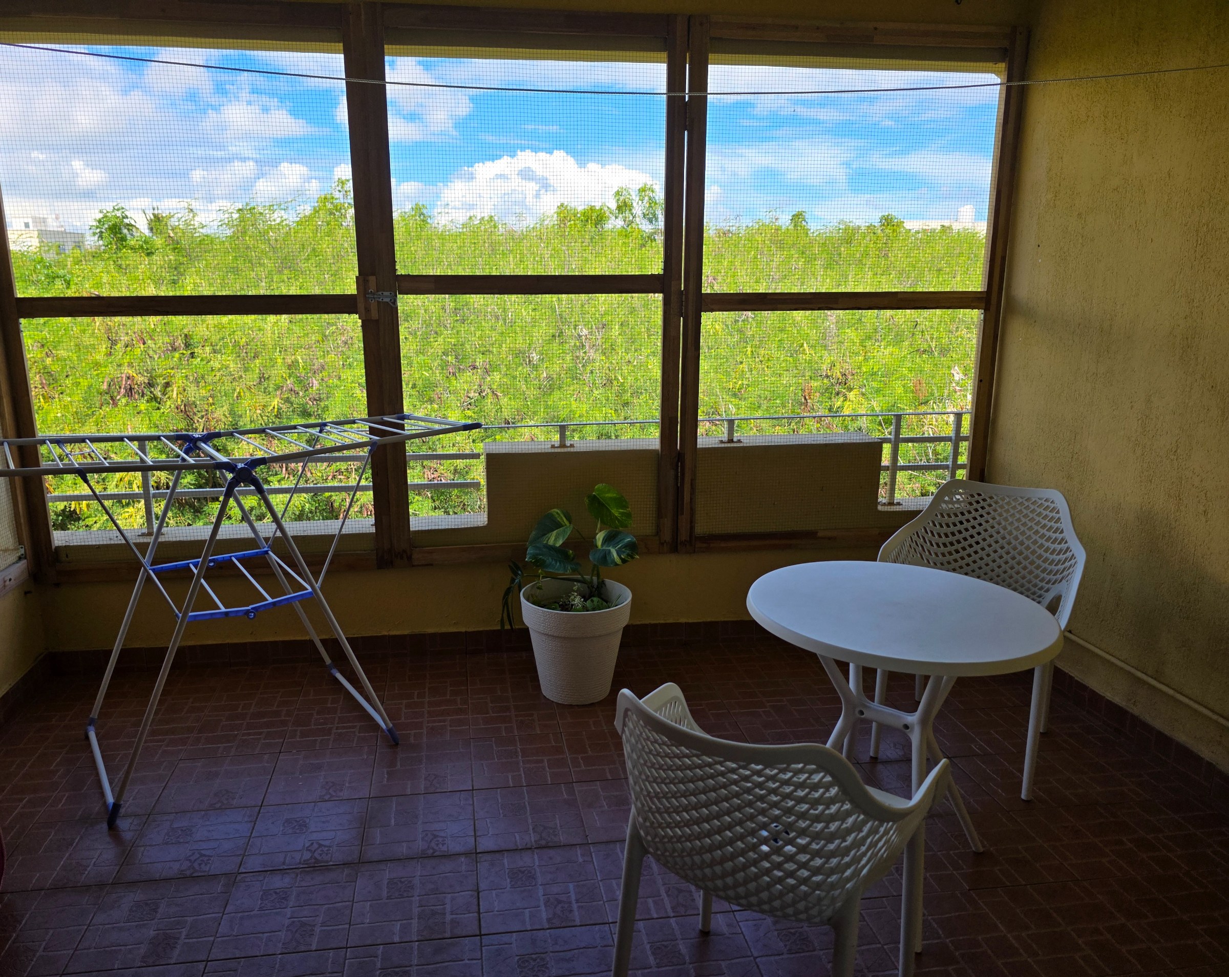 Fully Furnished 3-Bedroom Triplex for Rent — image 9