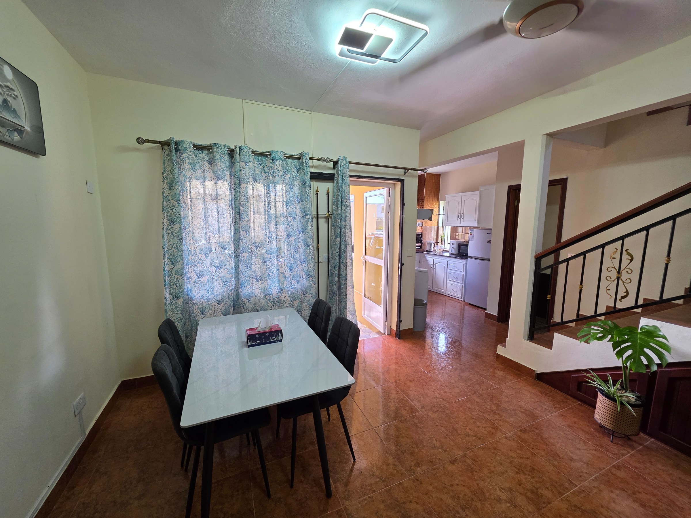 Fully Furnished 3-Bedroom Triplex for Rent — image 10
