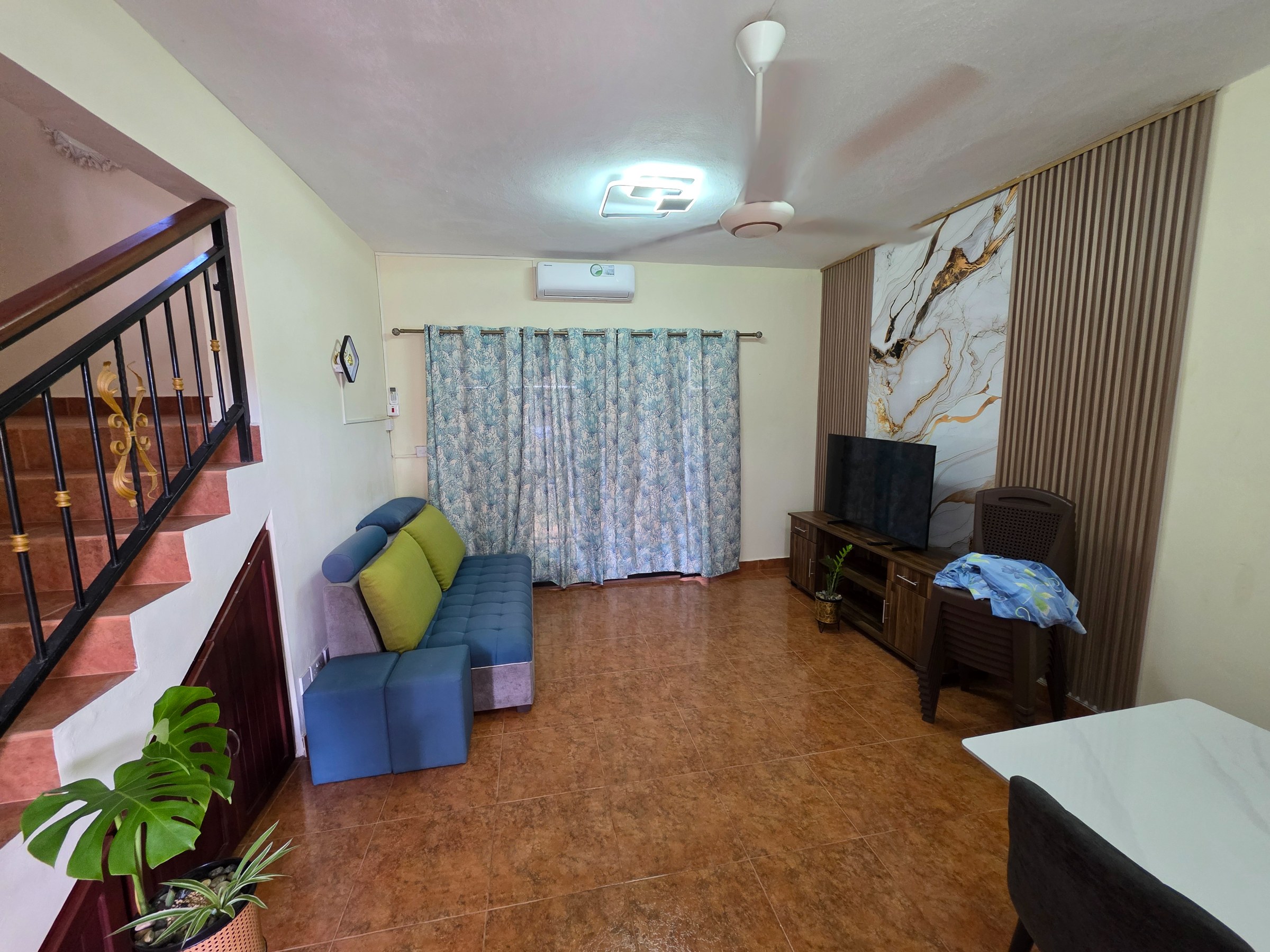 Fully Furnished 3-Bedroom Triplex for Rent — image 13