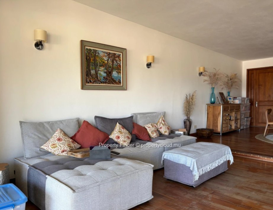 Charming Ground-Floor Apartment with Lagoon and Le Morne Views in Black River — image 12