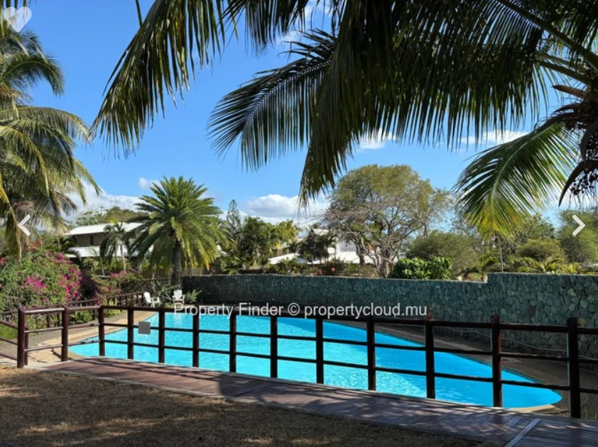 Charming Ground-Floor Apartment with Lagoon and Le Morne Views in Black River — image 1