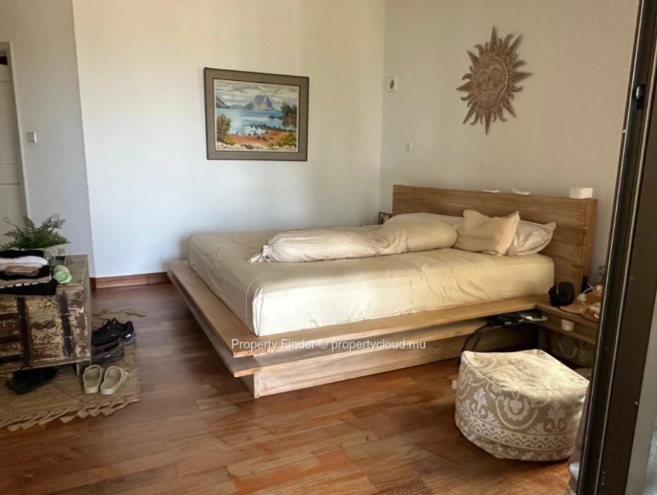 Charming Ground-Floor Apartment with Lagoon and Le Morne Views in Black River — image 13
