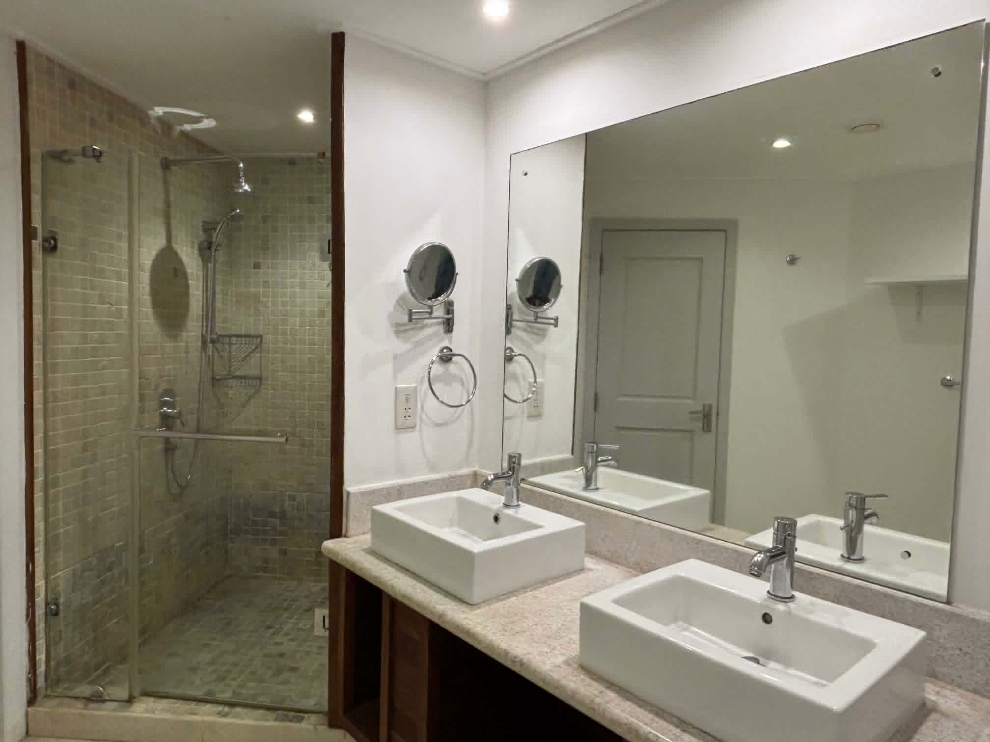 Charming Ground-Floor Apartment with Lagoon and Le Morne Views in Black River — image 7