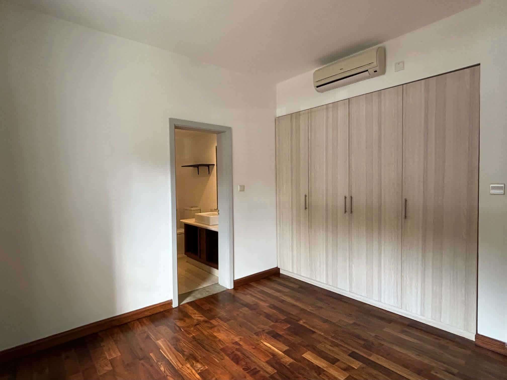 Charming Ground-Floor Apartment with Lagoon and Le Morne Views in Black River — image 10