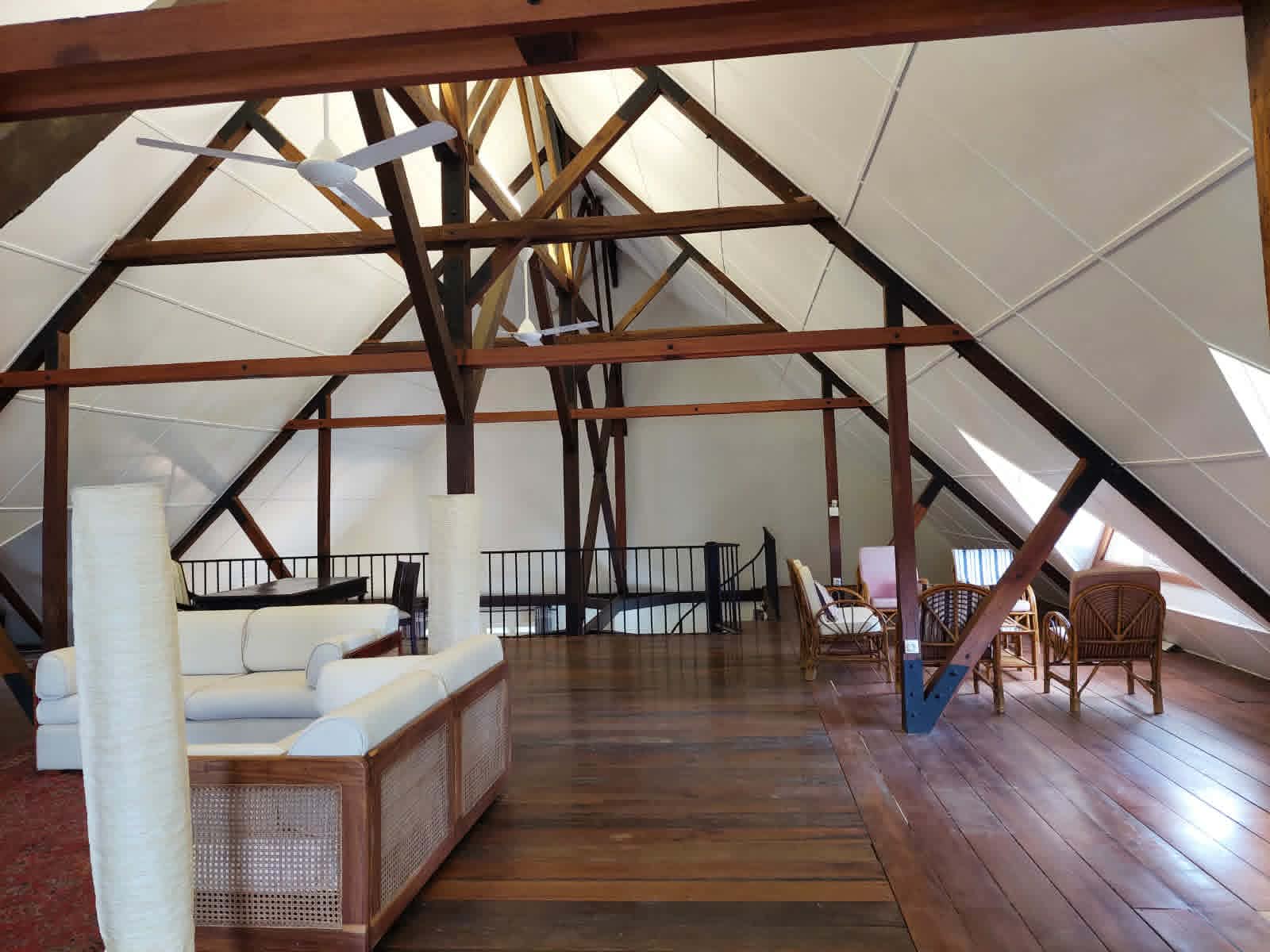 Stunning family home in Black river. — image 13