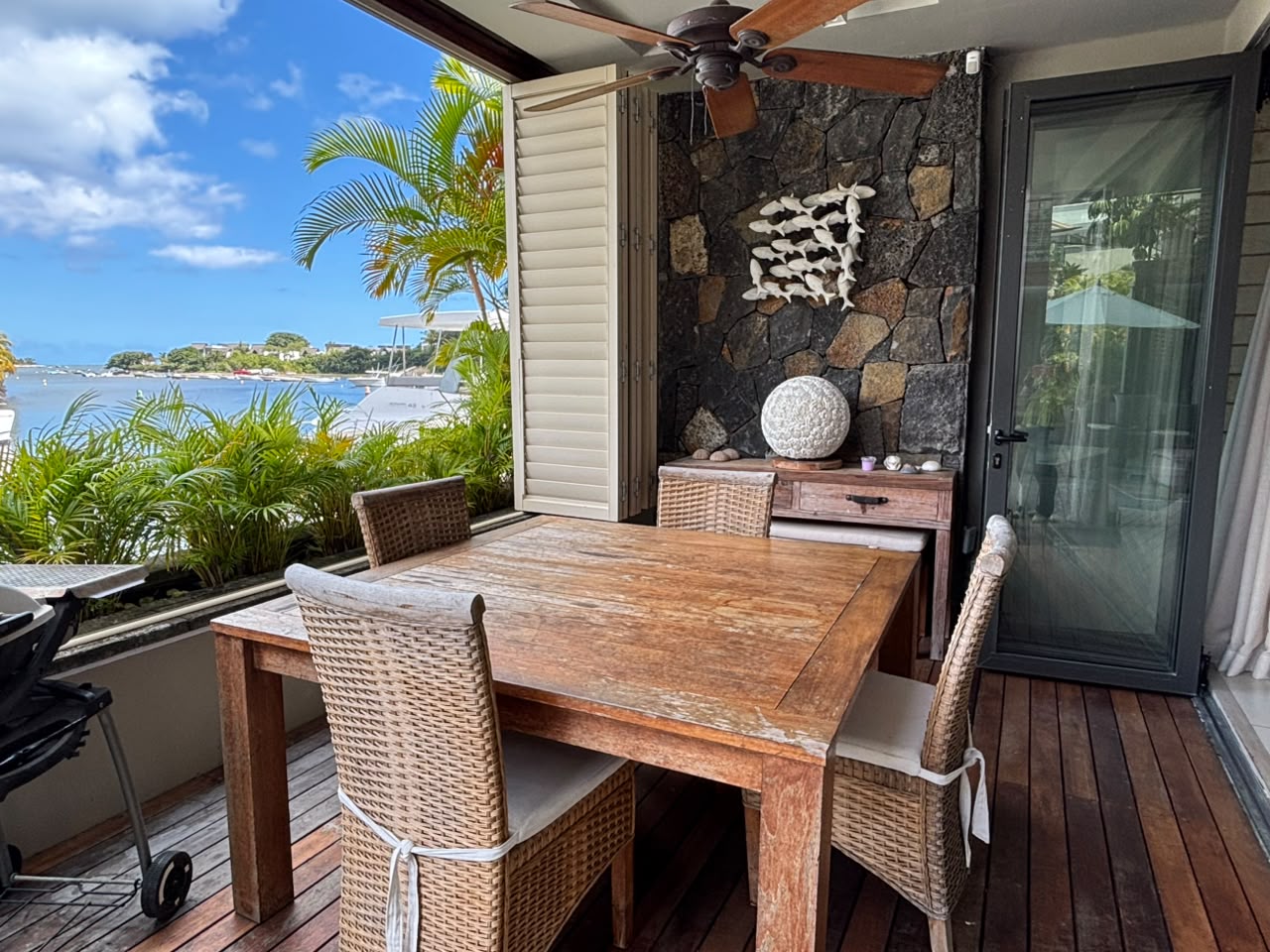 Exceptional Marina Residence – Luxury Waterfront Living in Black River — image 9