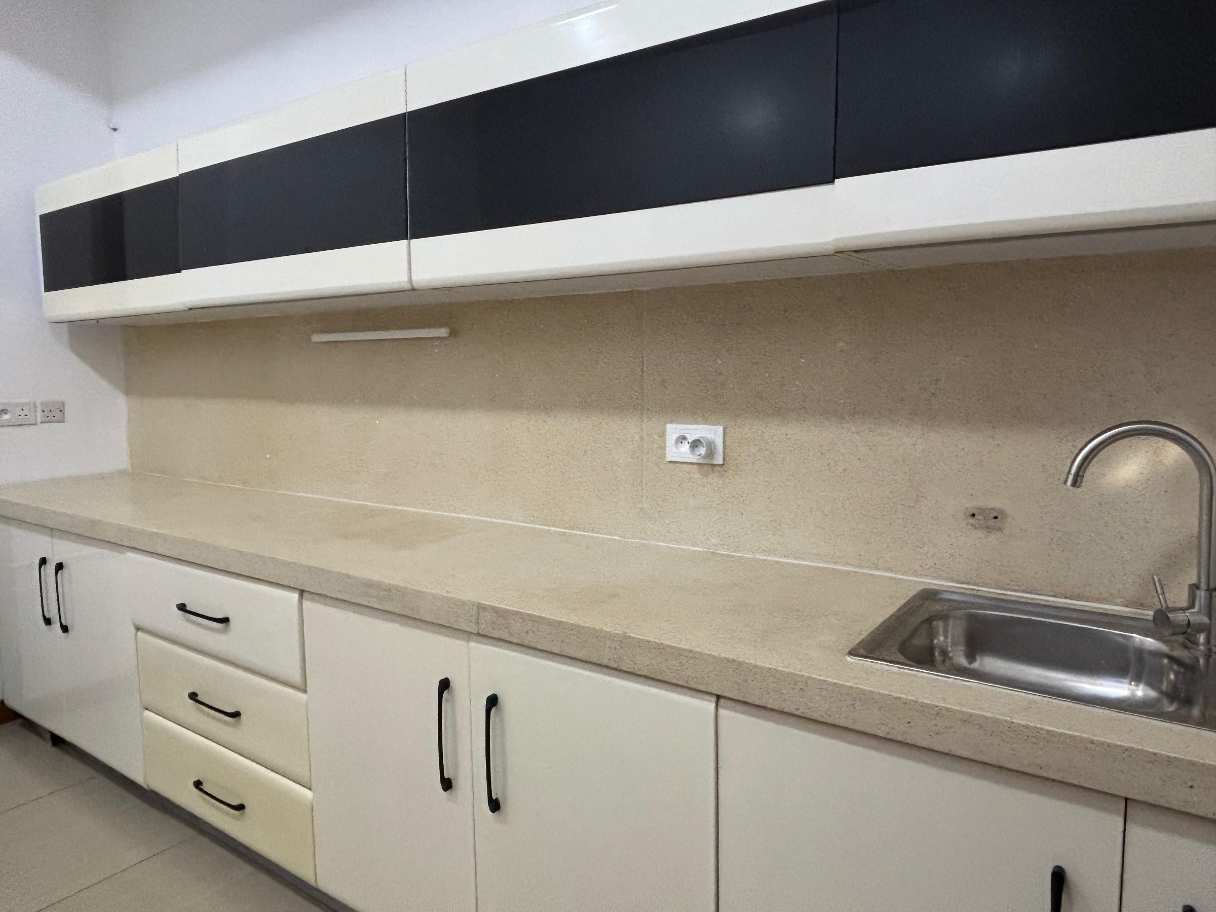 Renovated 3-Bedroom Apartment in Central Beau Bassin — image 9