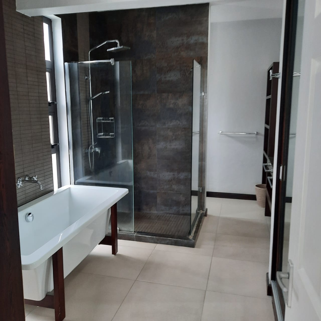 Modern Home for rent in Black River — image 2