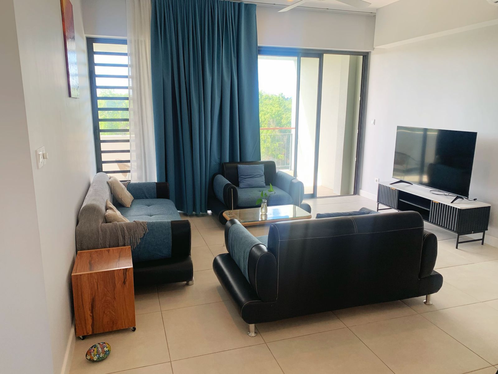 Modern 2-Bedroom Apartment – Flic en Flac — image 4