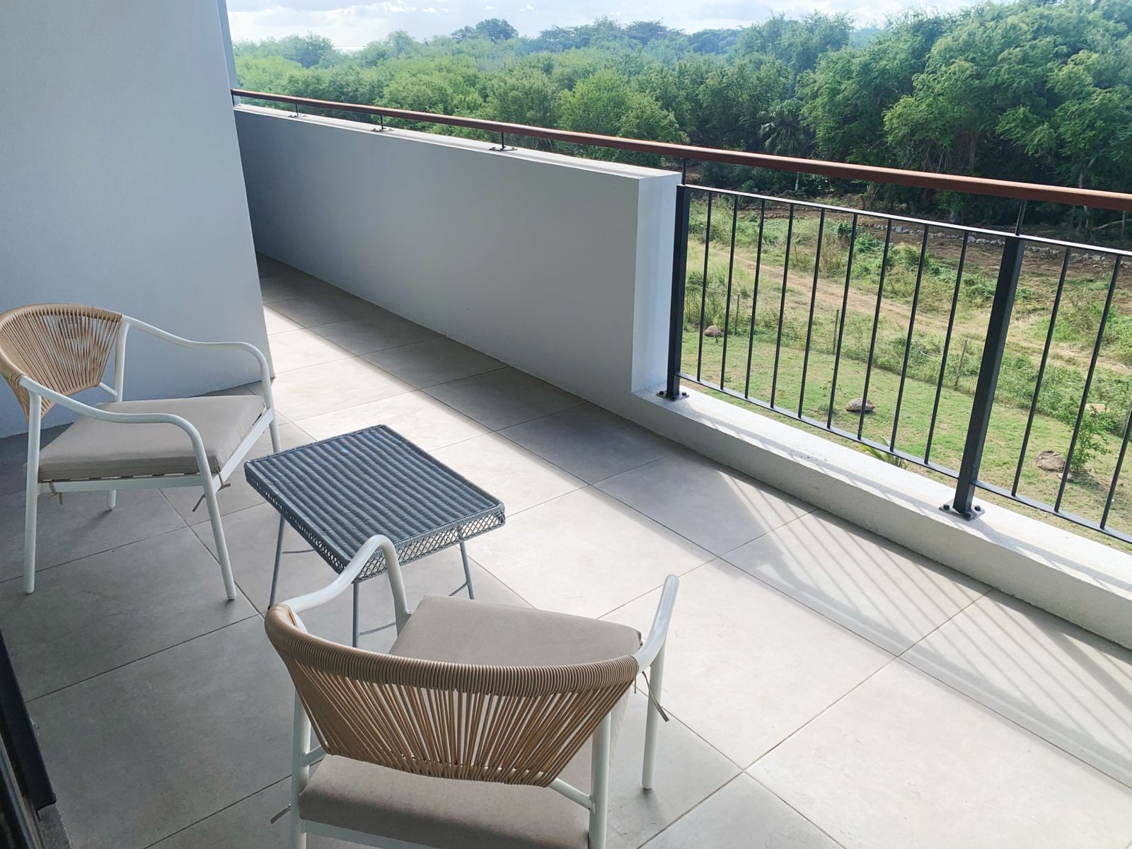 Modern 2-Bedroom Apartment – Flic en Flac — image 2