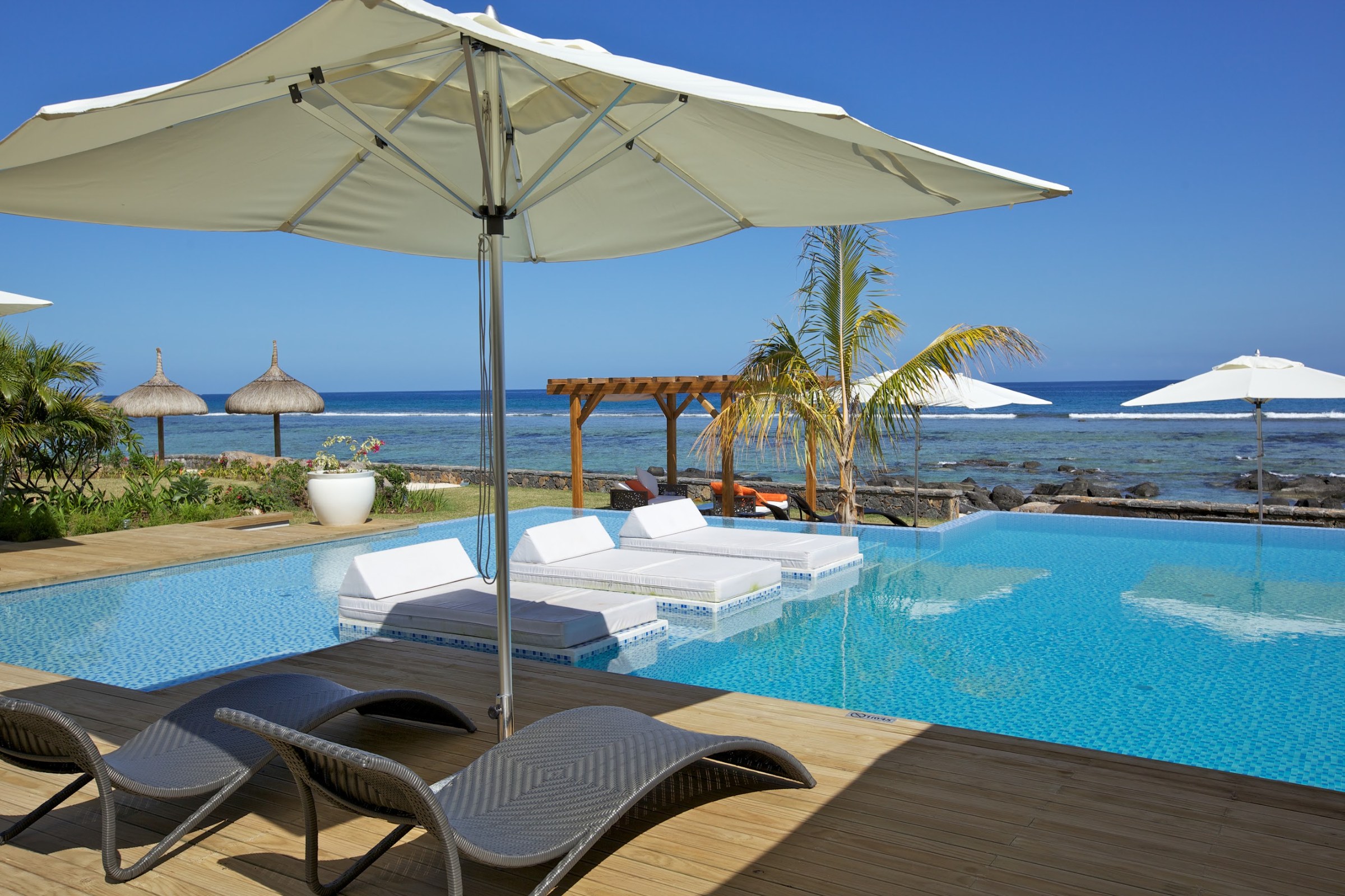 Beautiful sea front 3 Bedroom Apartment