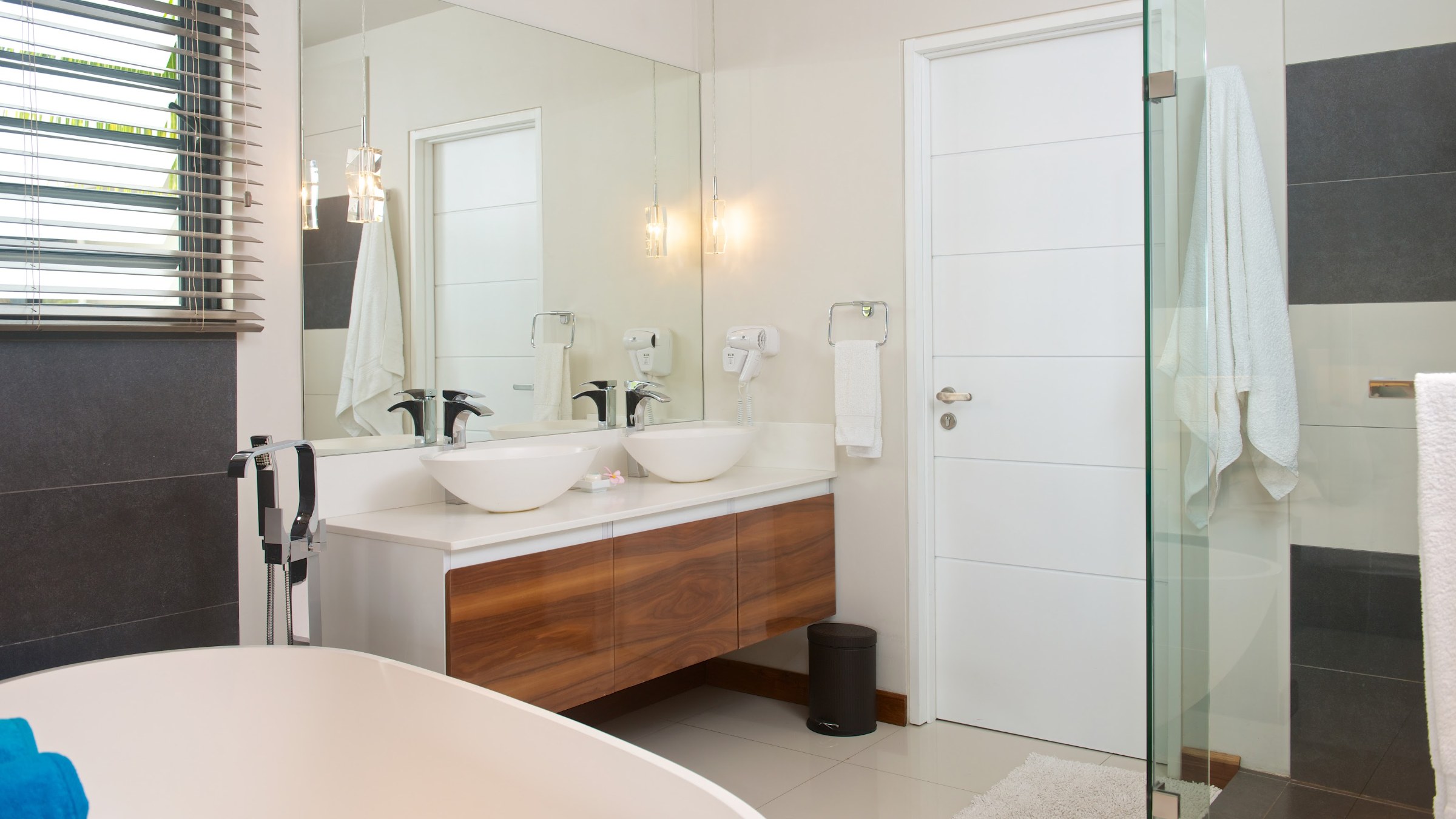 Beautiful sea front 3 Bedroom Apartment  — image 5