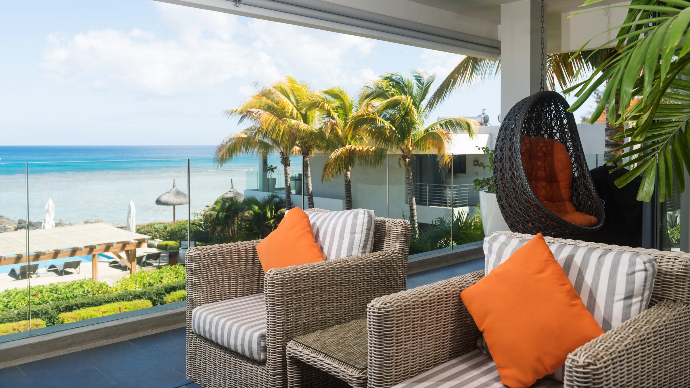 Beautiful sea front 3 Bedroom Apartment  — image 6