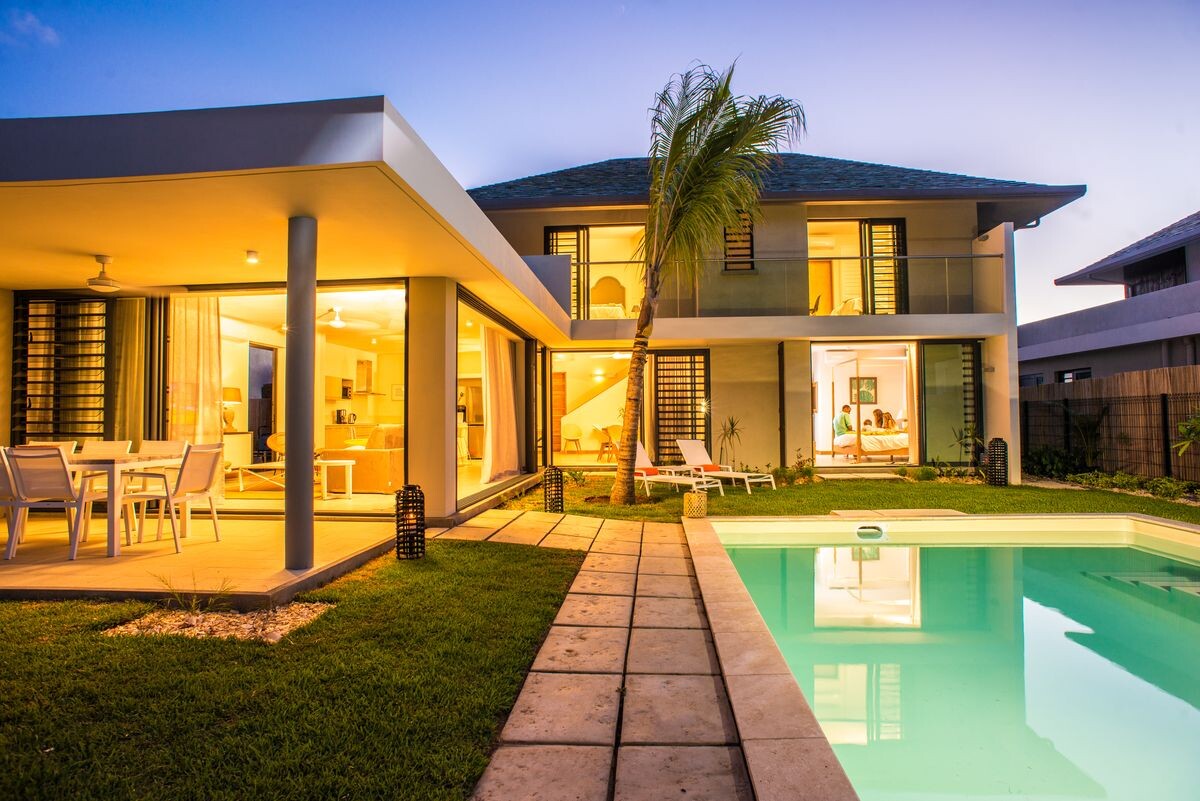 Luxury 3-Bedroom Villa with Private Pool in Rivière Noire — image 5