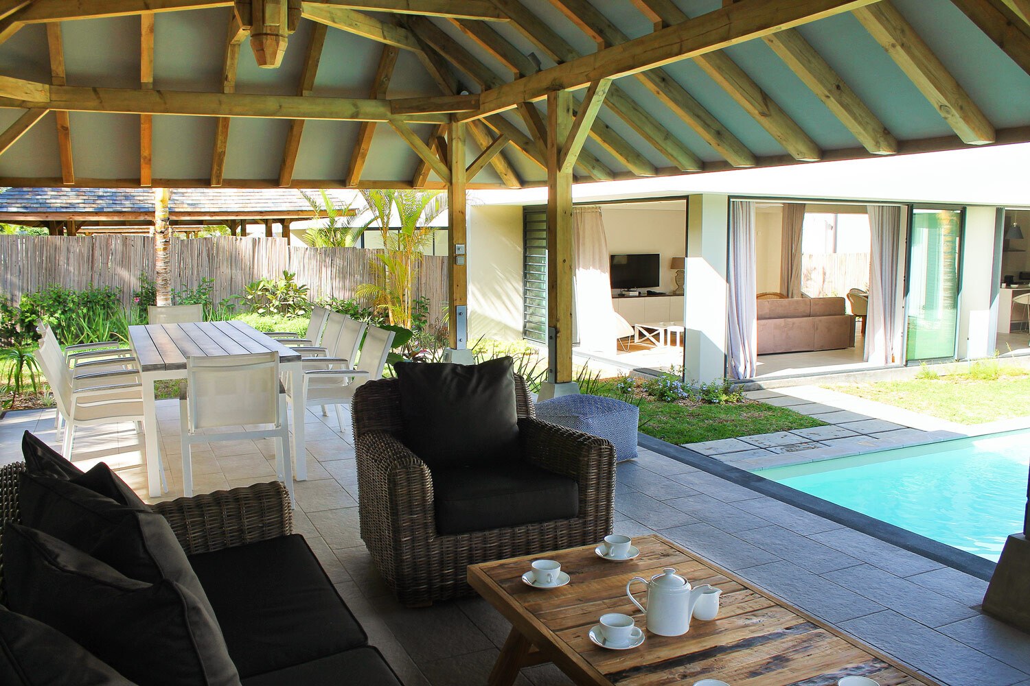 Luxury 3-Bedroom Villa with Private Pool in Rivière Noire — image 6
