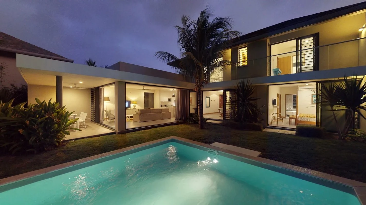 Luxury 3-Bedroom Villa with Private Pool in Rivière Noire — image 4