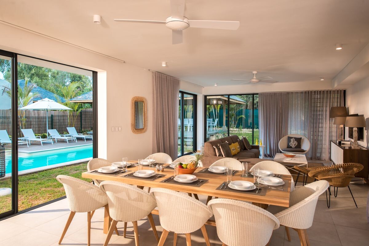 Luxury 3-Bedroom Villa with Private Pool in Rivière Noire — image 9