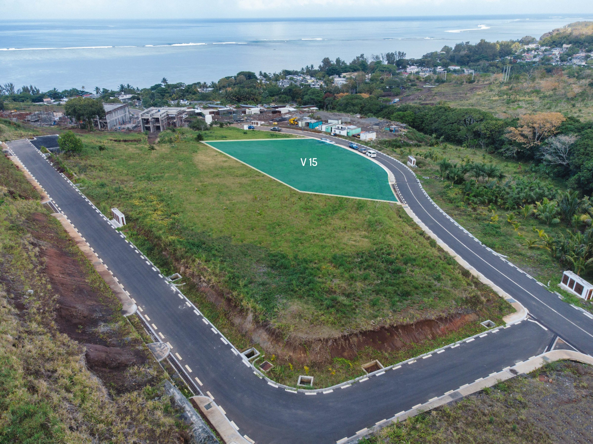 Land for Sale – Breathtaking Lagoon & Mountain Views — image 7
