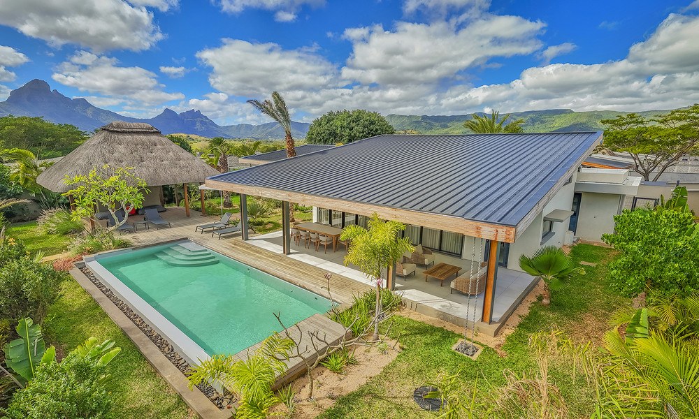 Luxury 3-Bedroom Villa with Private Heated Pool – West Coast, Mauritius