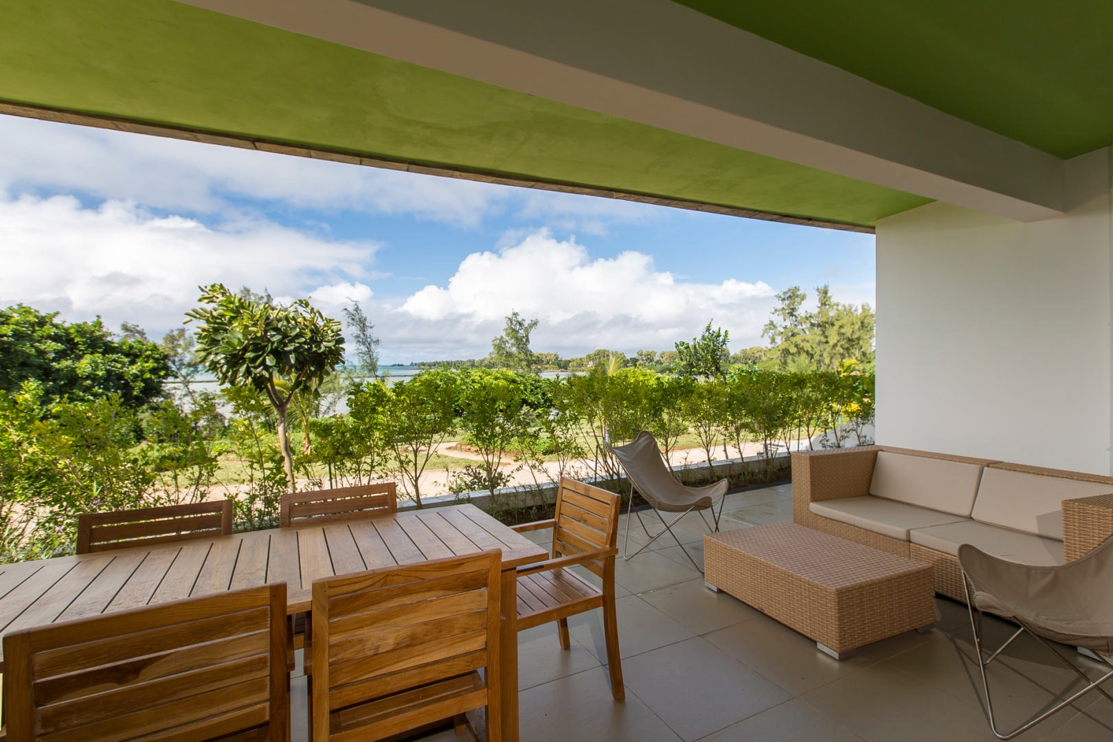 3-Bedroom Luxury Apartment East Coast Mauritius — image 1