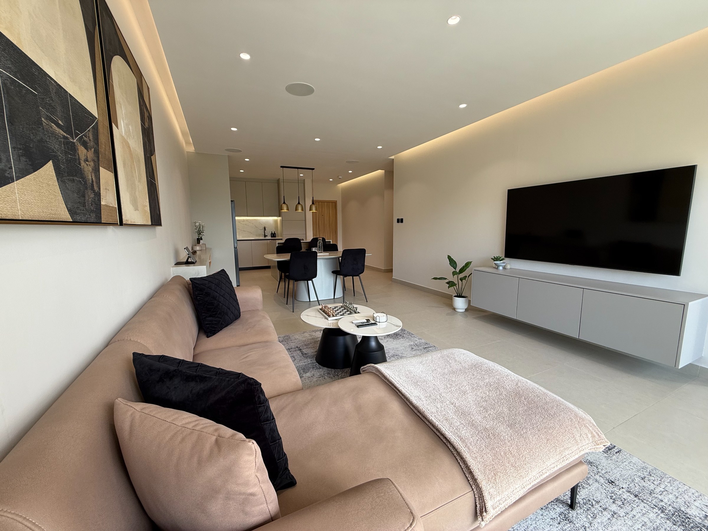 Modern 2-Bedroom Apartment With Mountain Views For Sale in Moka — image 3