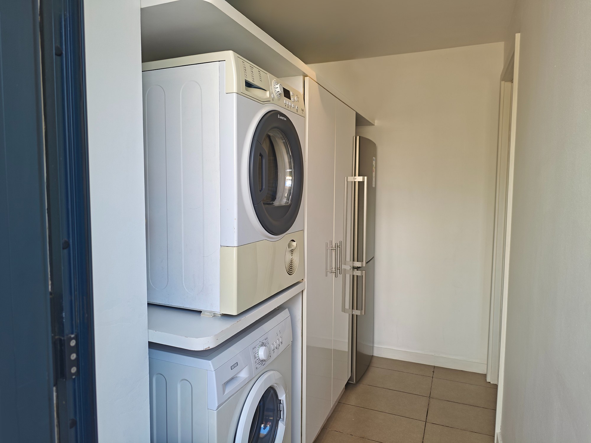 3-Bedroom Ground Floor Apartment with Private Garden — image 7