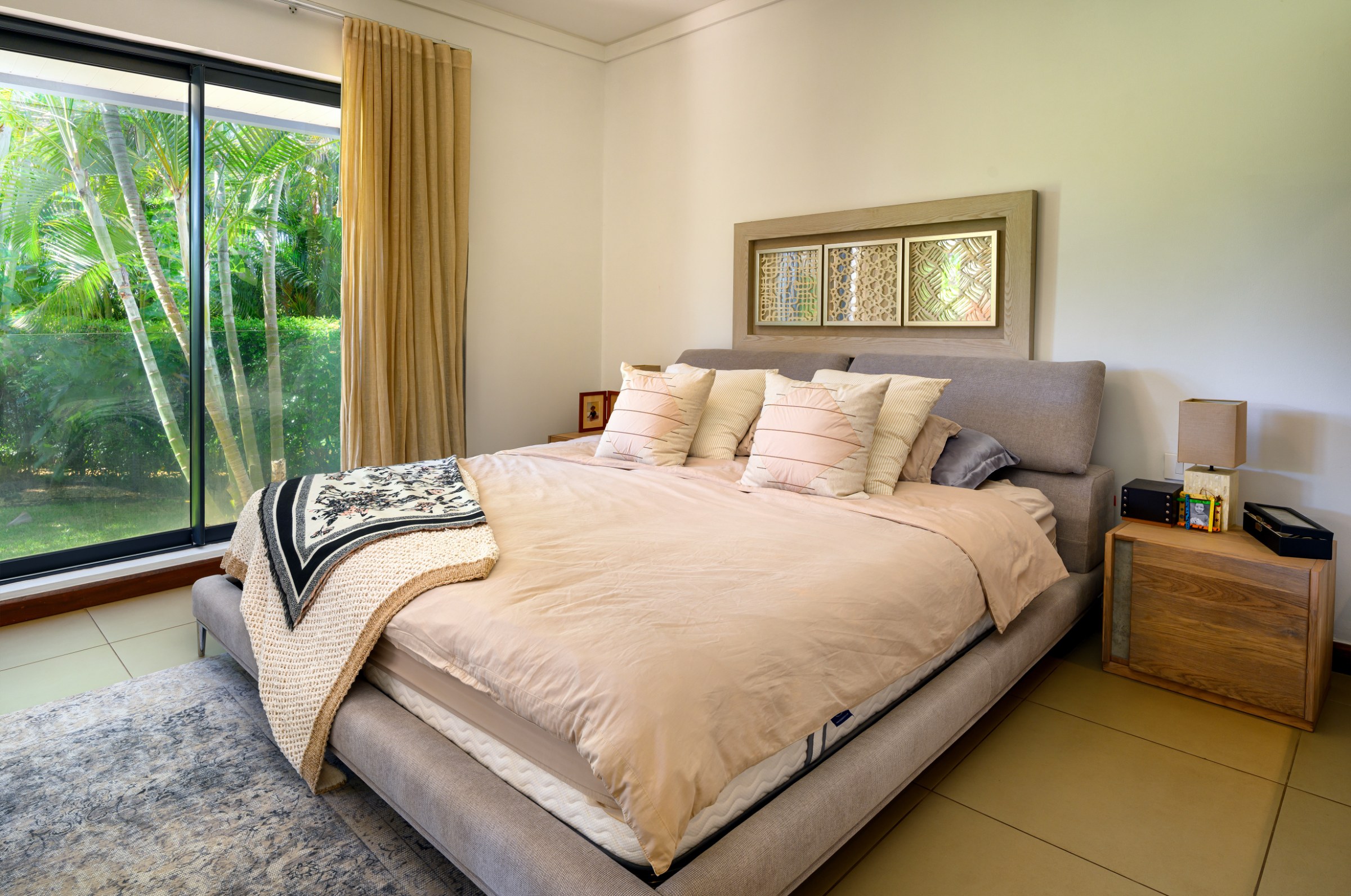 3-Bedroom Ground Floor Apartment with Private Garden — image 4