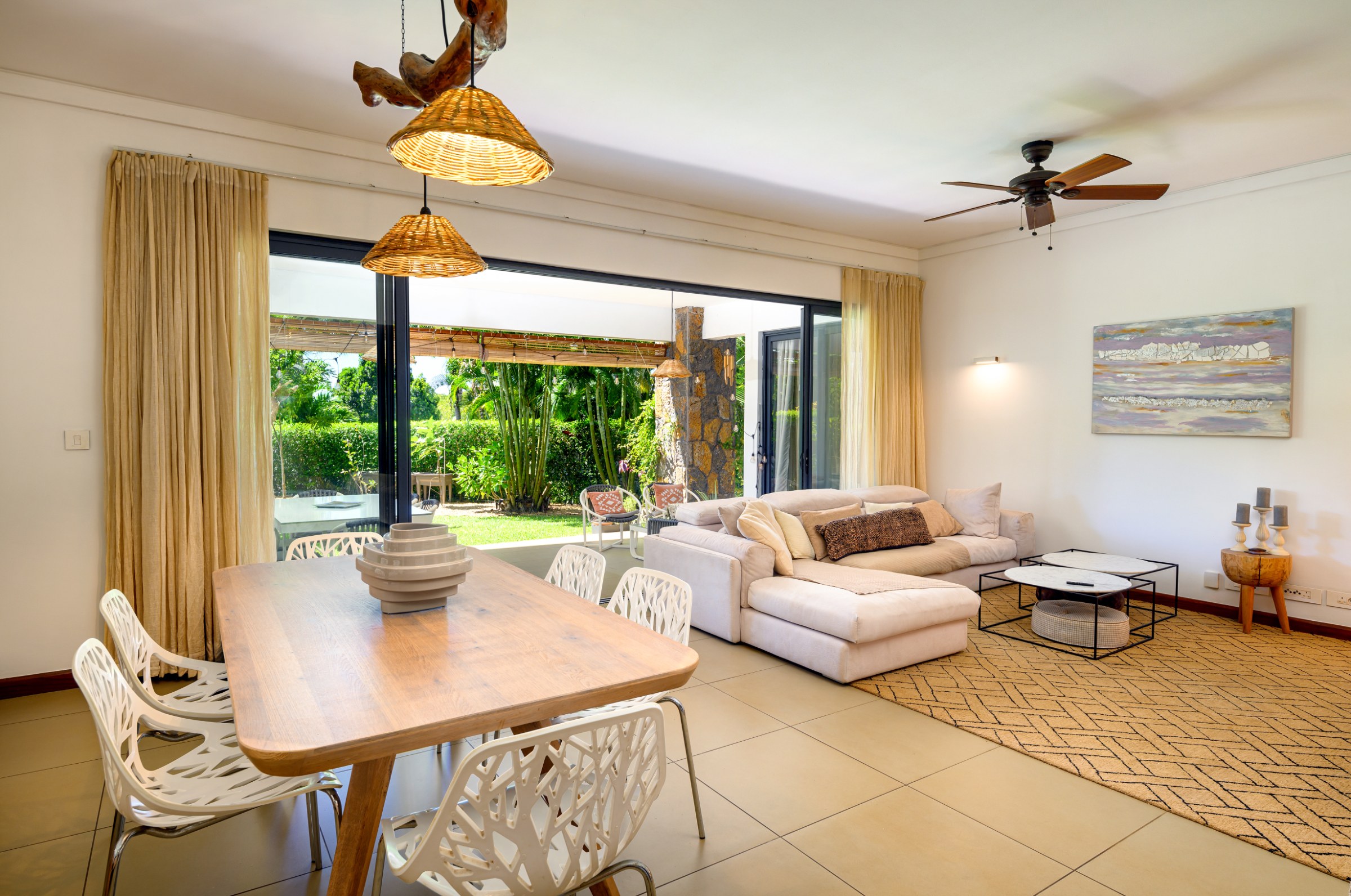 3-Bedroom Ground Floor Apartment with Private Garden — image 3