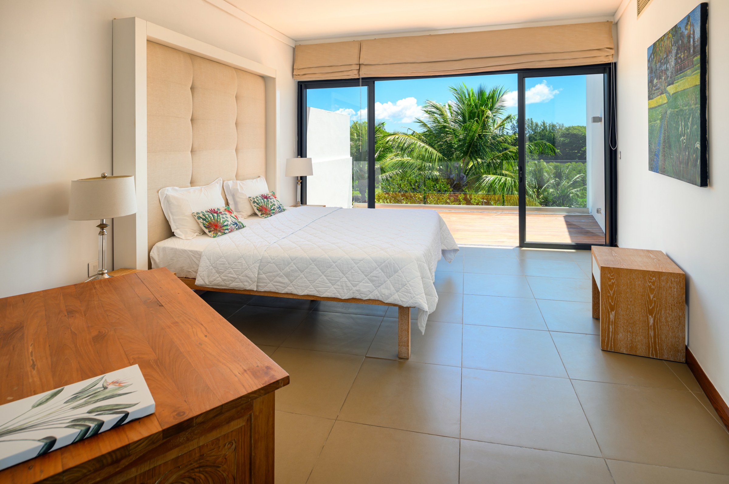 4-Bedroom Townhouse with Private Pool — image 3