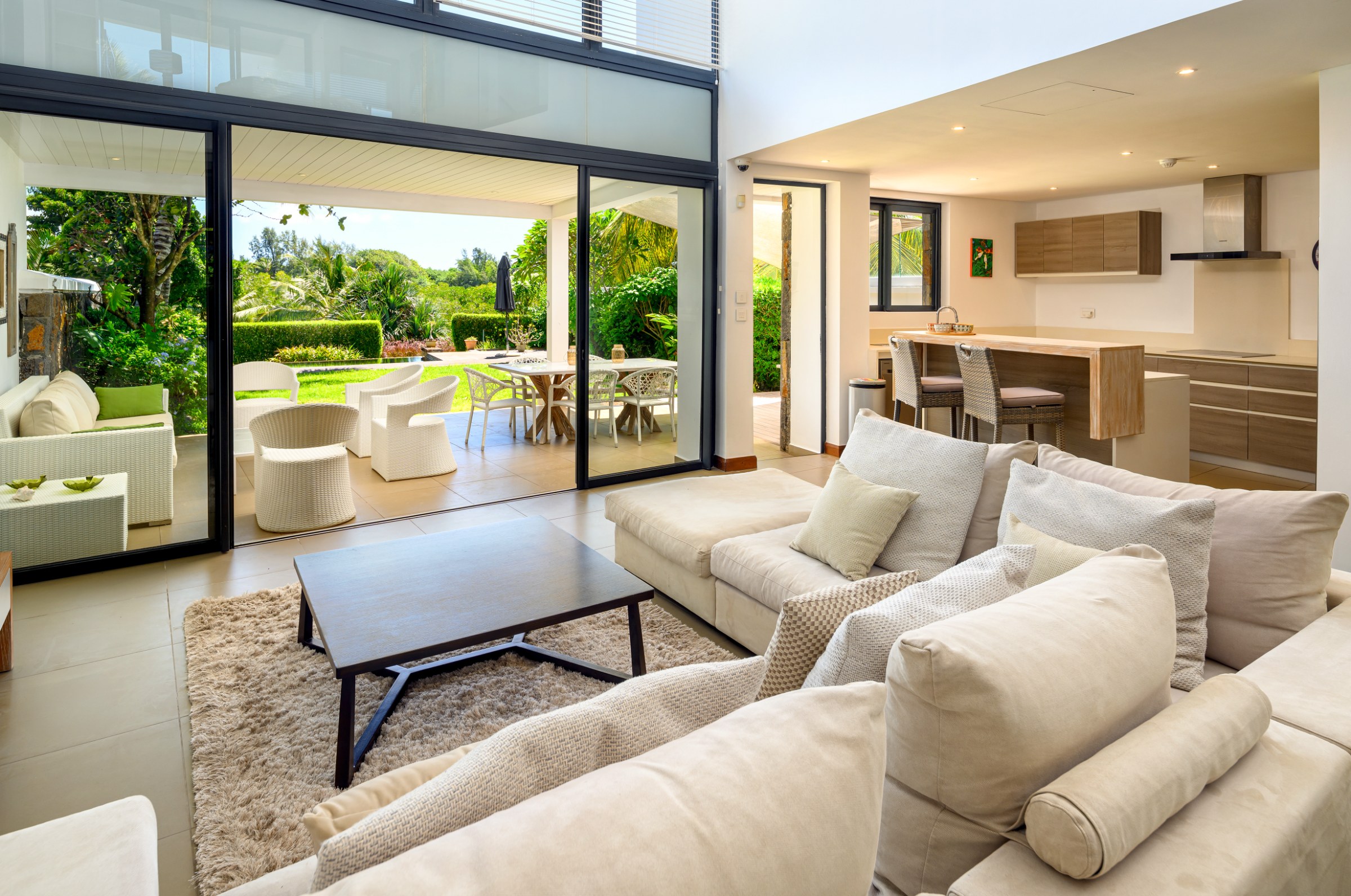 4-Bedroom Townhouse with Private Pool — image 4
