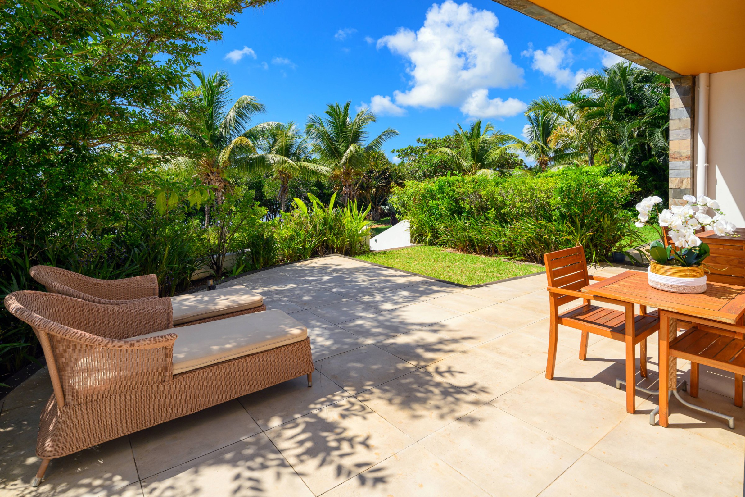 4-Bedroom Townhouse with Sea Views — image 7