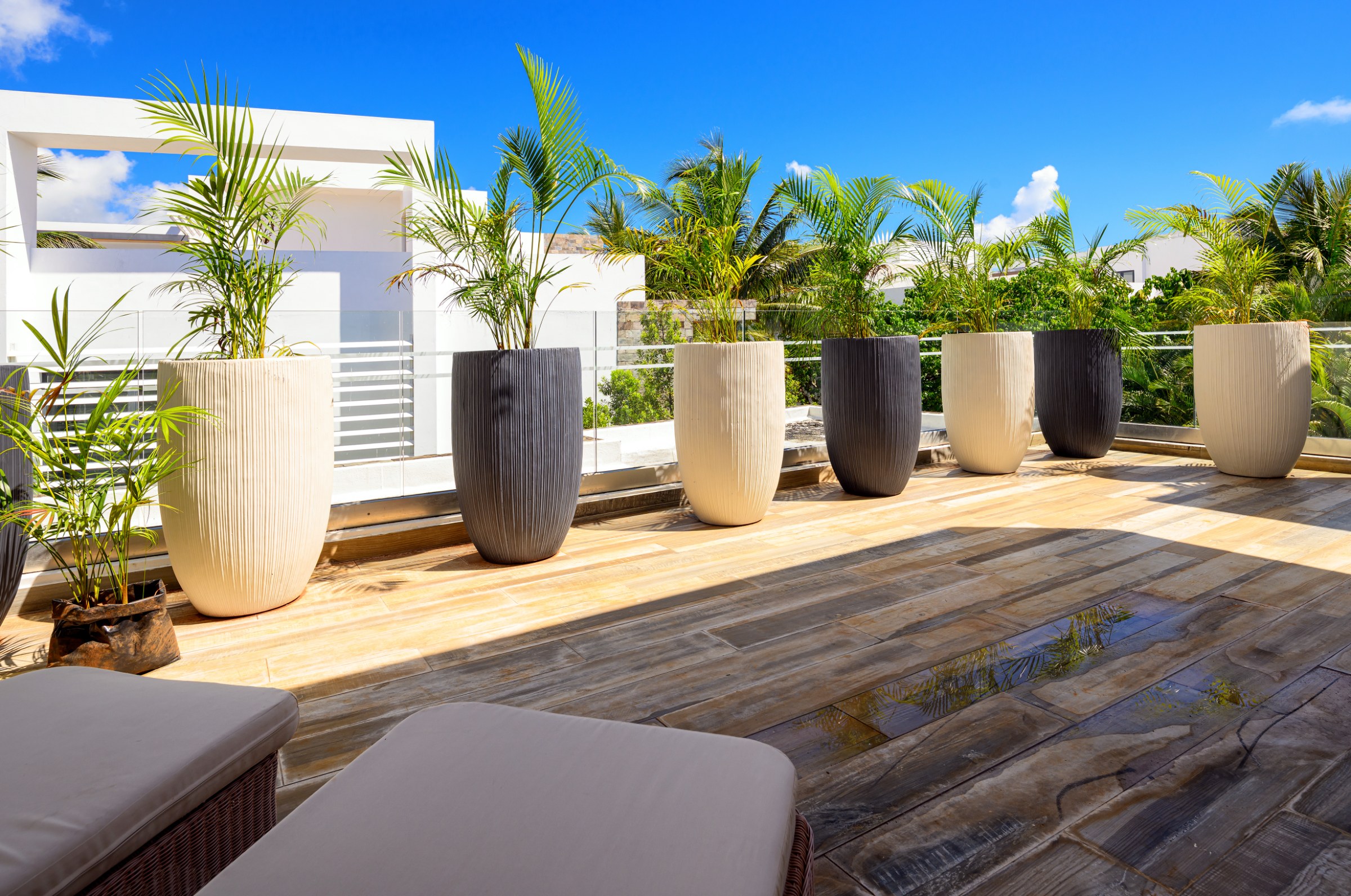 4-Bedroom Townhouse with Sea Views — image 4