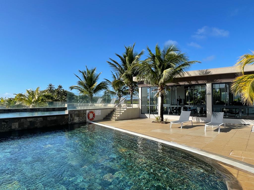 3-Bedroom Apartment with Sea Views — image 2
