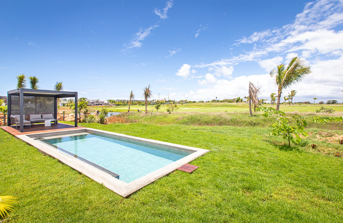 Luxury 4-Bedroom Villa on The Nine Golf Course — image 1