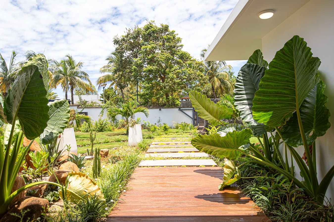 Luxury 4-Bedroom Villa on The Nine Golf Course — image 2