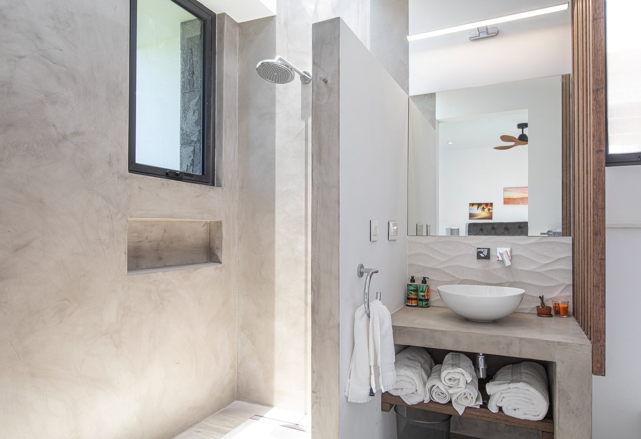 Luxury 4-Bedroom Villa on The Nine Golf Course — image 3