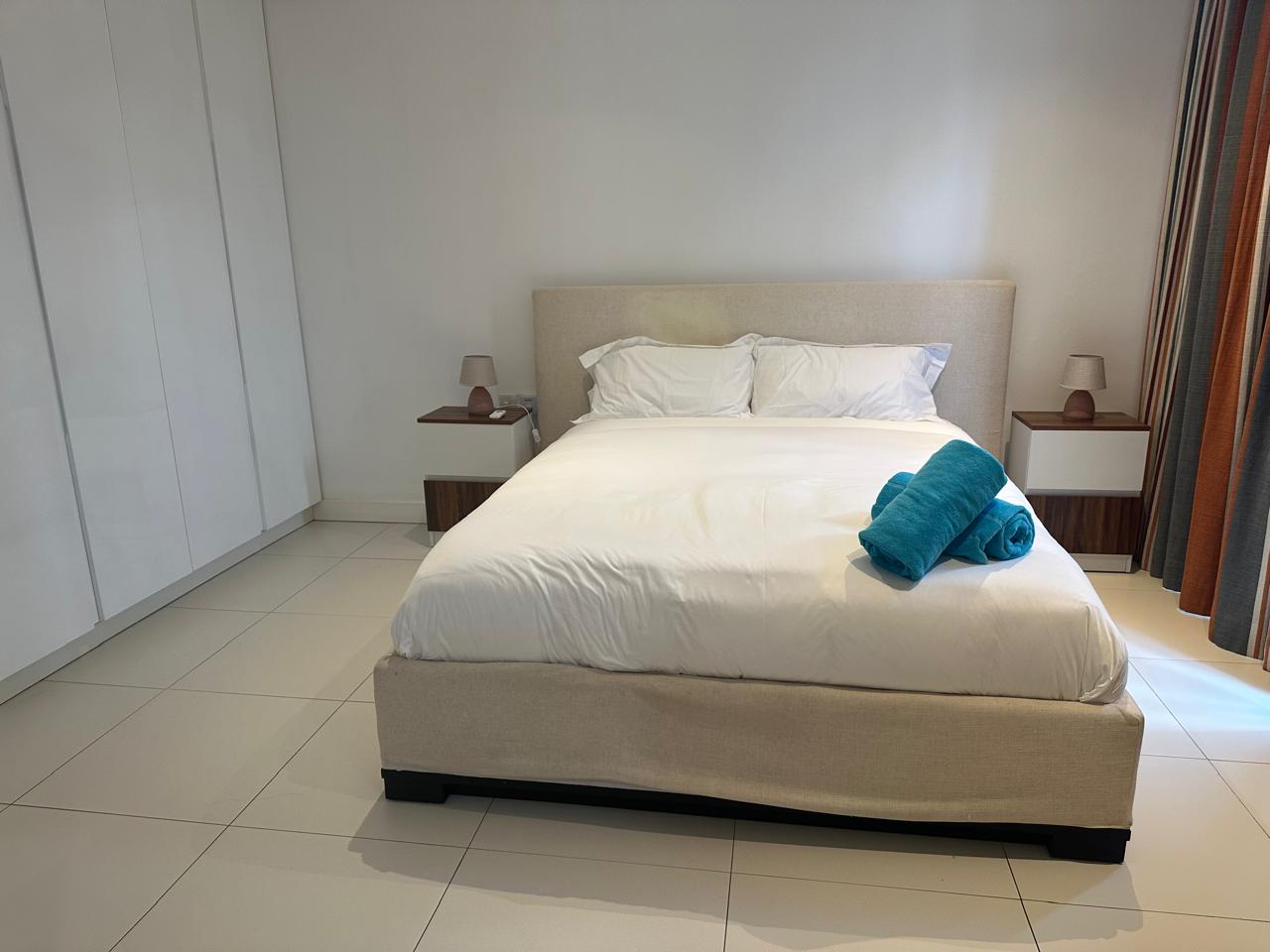 Spacious 5-Bedroom En-Suite Villa for Rent — image 7