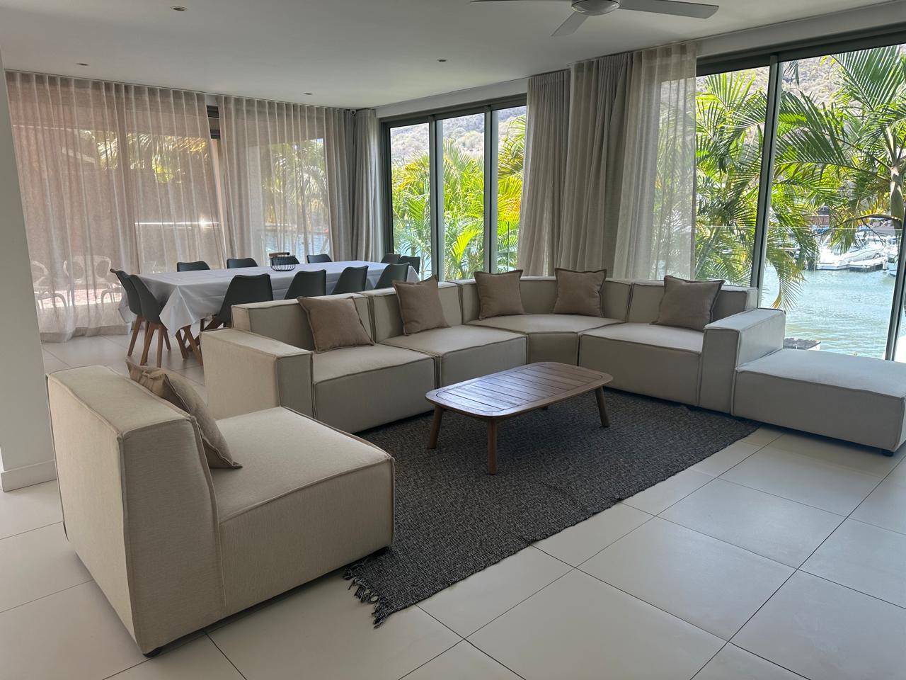 Spacious 5-Bedroom En-Suite Villa for Rent — image 1