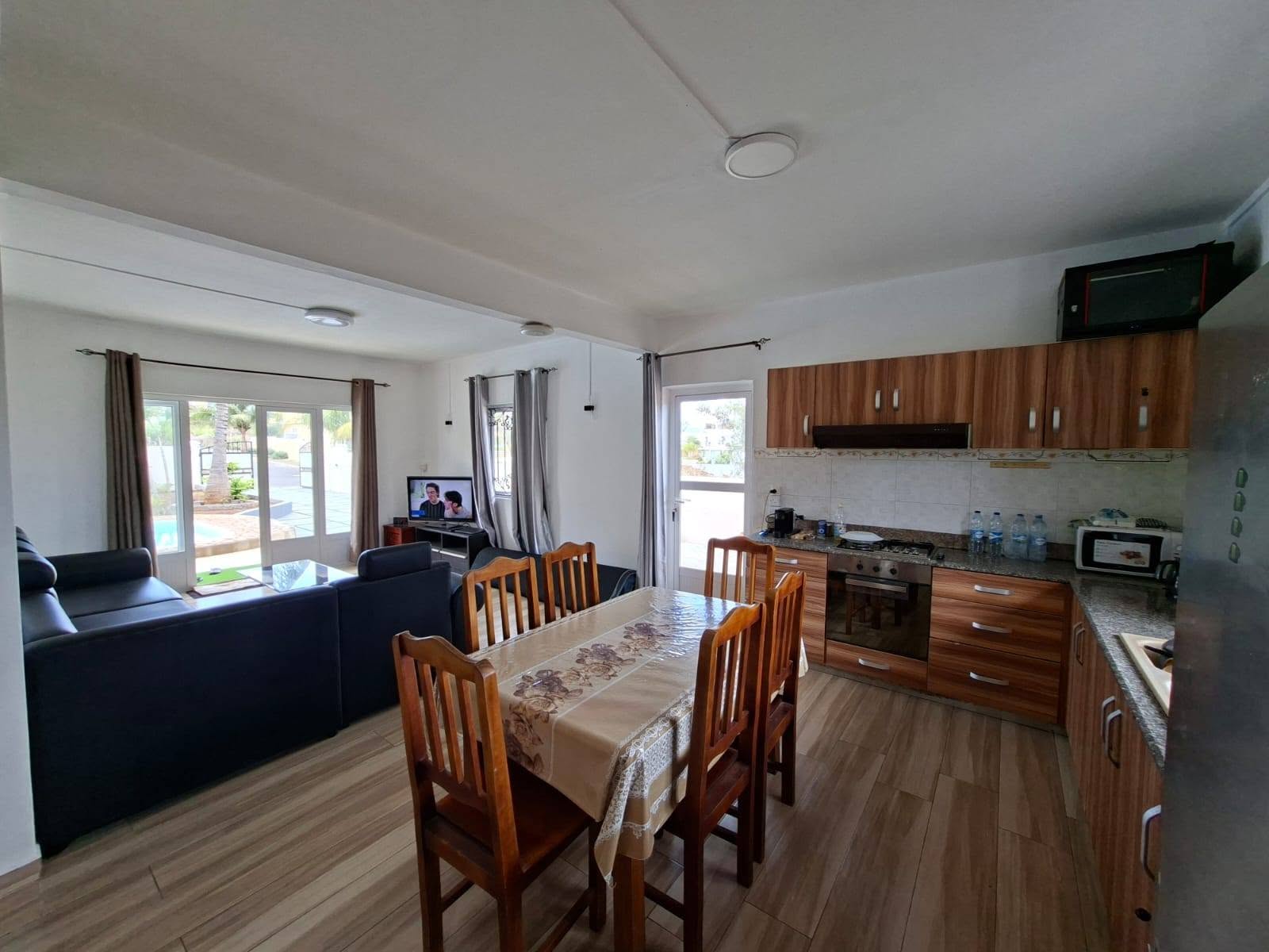 3-bedroom House With Swimming Pool in Flic en Flac — image 7