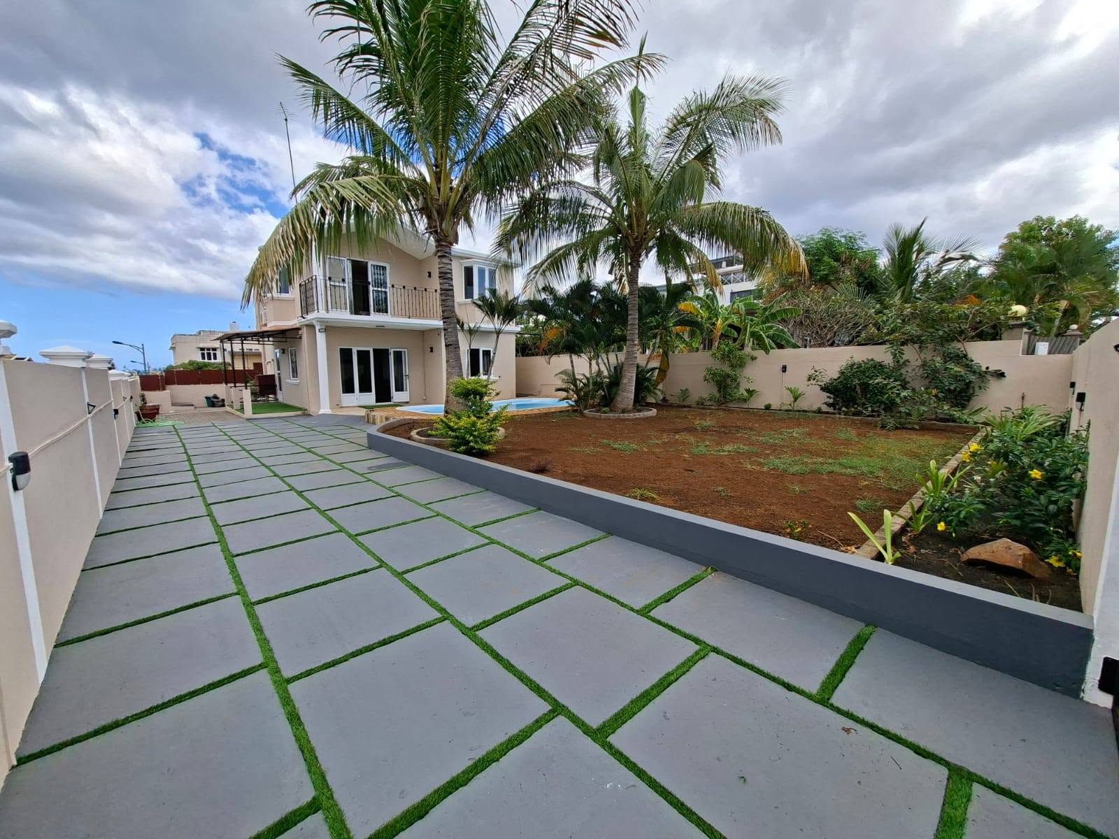 3-bedroom House With Swimming Pool in Flic en Flac — image 4
