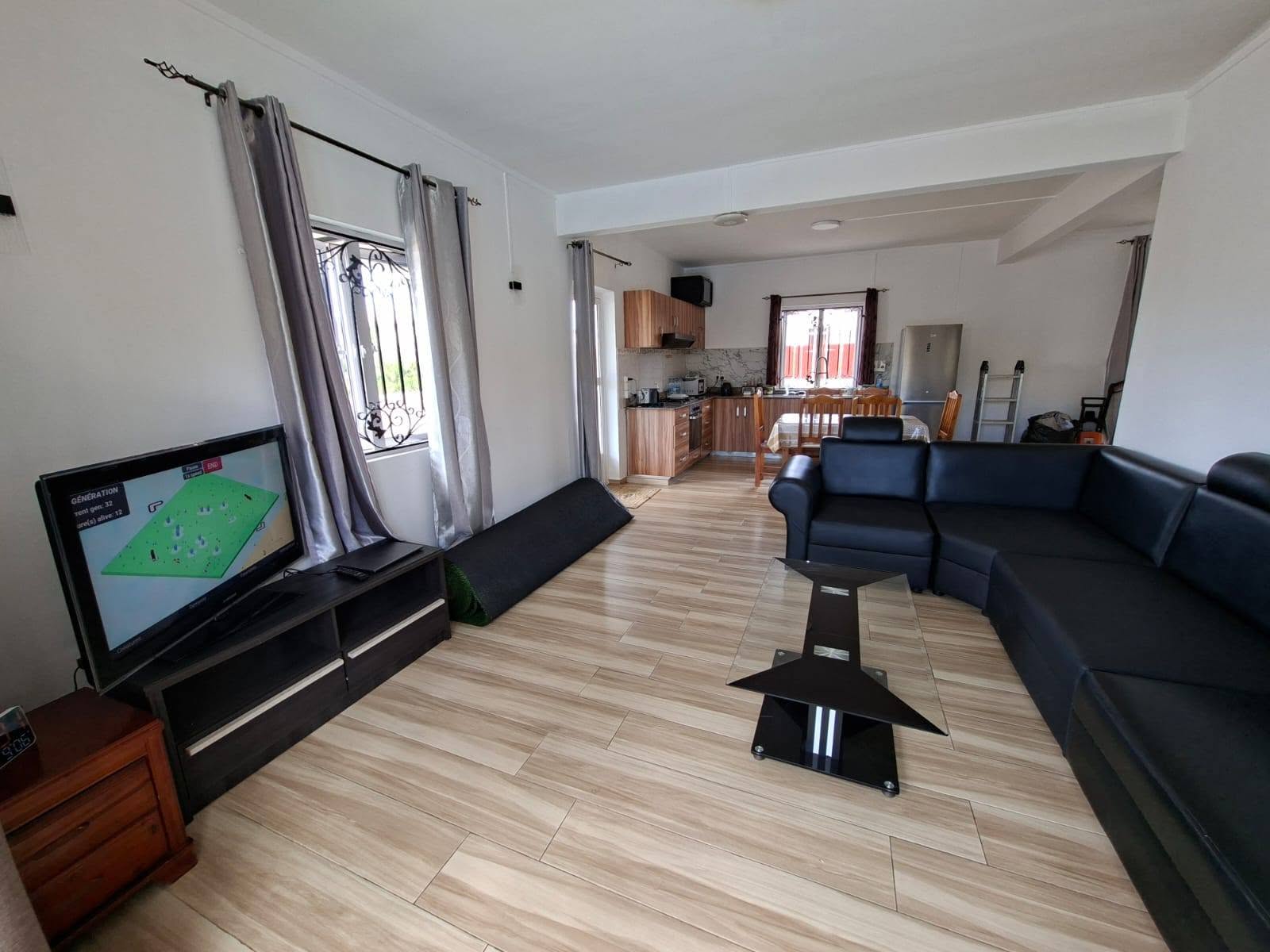 3-bedroom House With Swimming Pool in Flic en Flac — image 6
