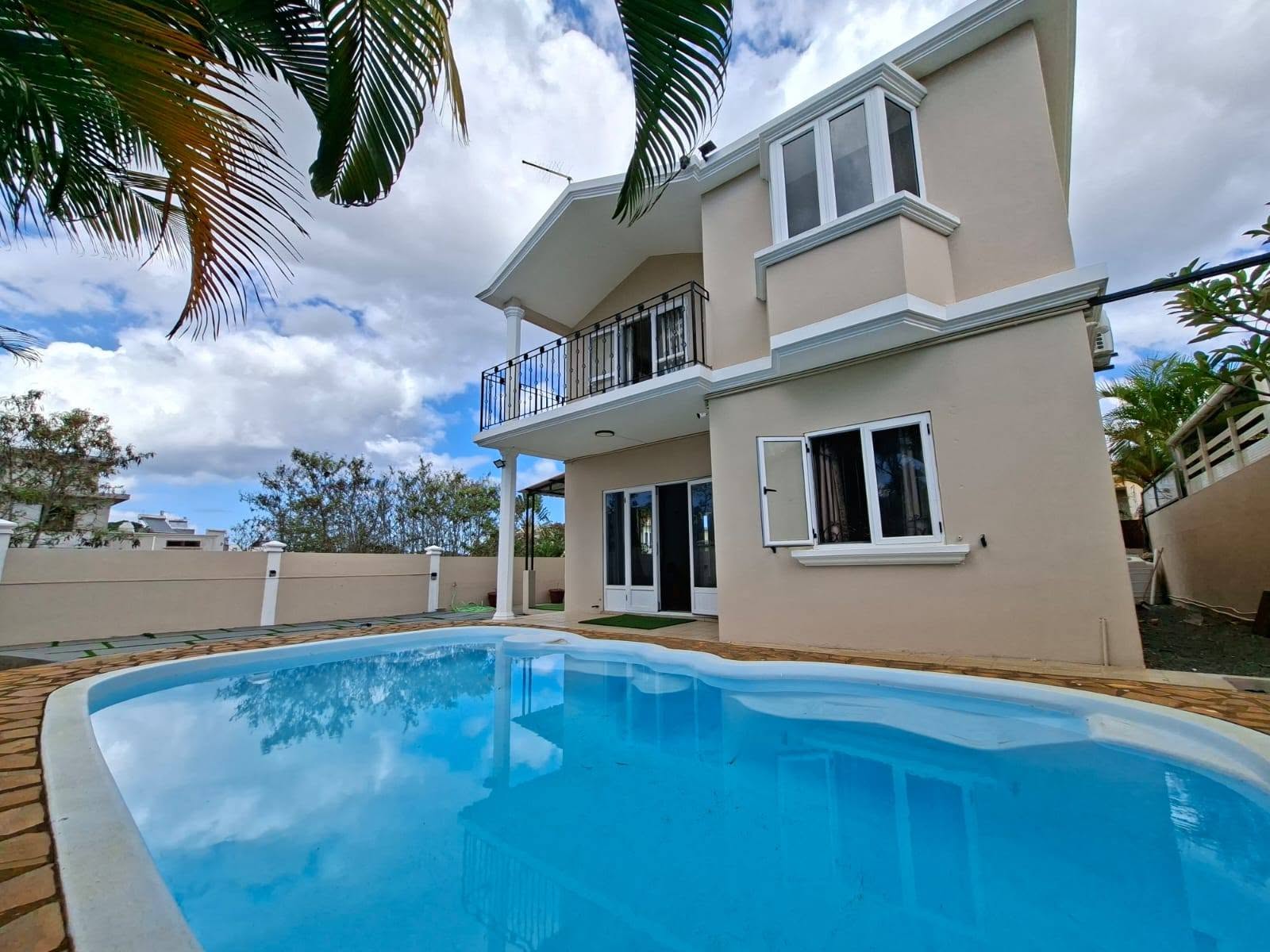 3-bedroom House With Swimming Pool in Flic en Flac — image 2