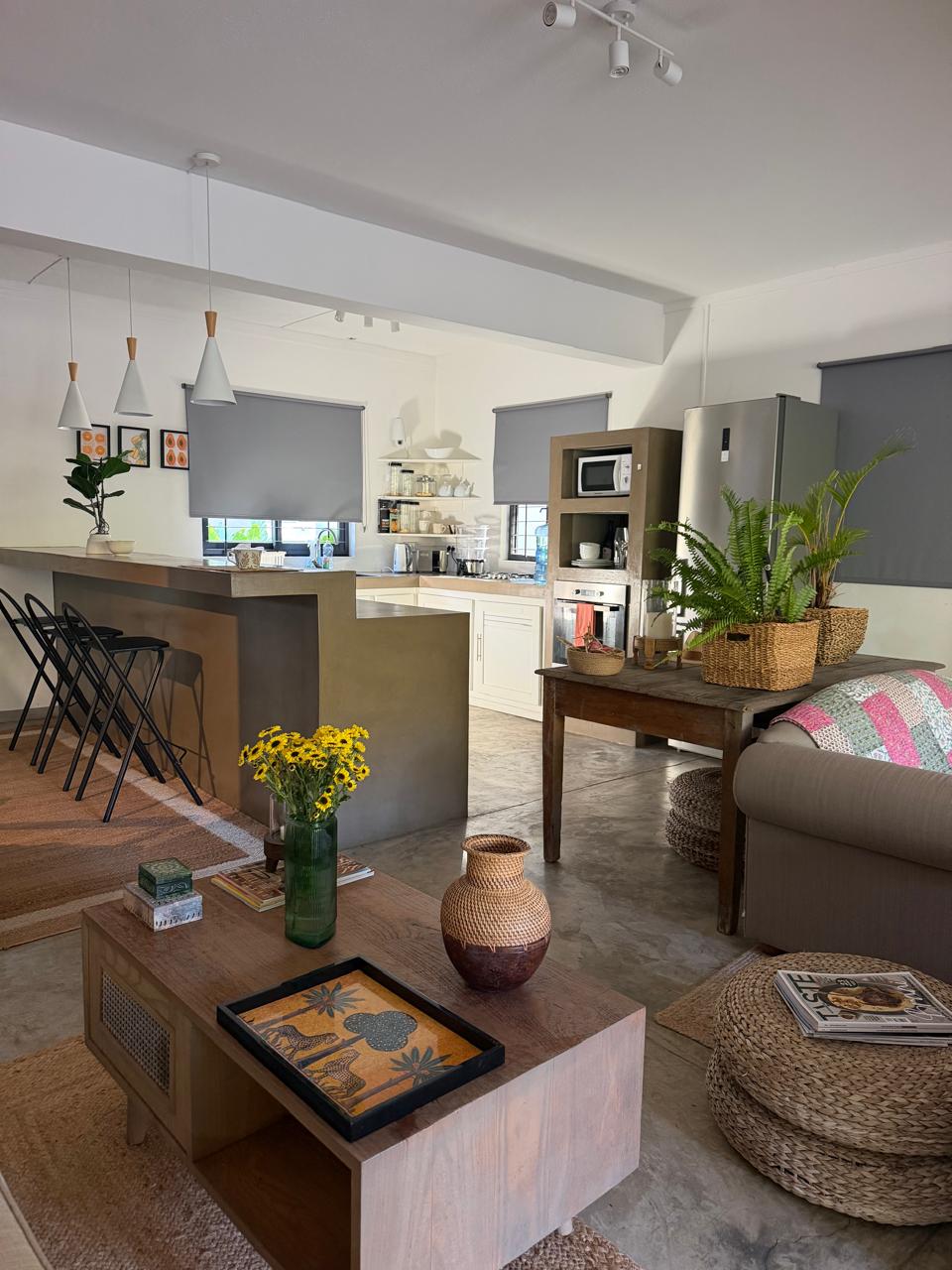 Stylish 4-Bedroom Home with Garden and Pool in Central Black River — image 3